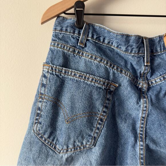 Vintage Levi's 560 Blue Jean Shorts Relaxed Fit 90s zip Button red tab denim 36 - Picture 3 of 14